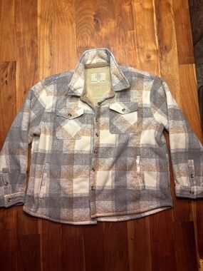 Sage Plaid Lightweight Shirt Jacket in Gray & Tan